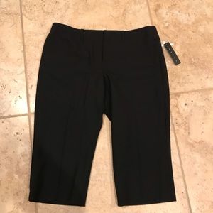 Theory sz 10 Black Cropped pants/longlength short